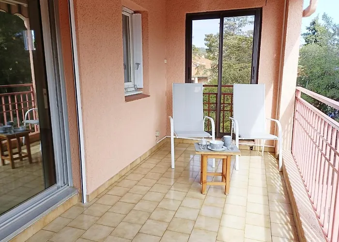 Spacious Sea View Apart At 50M From The Beach